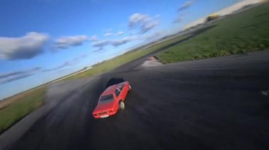 Otomobil yarışlarına arabalar katılıyor