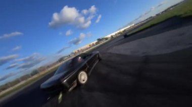 Otomobil yarışlarına arabalar katılıyor