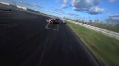 Otomobil yarışlarına arabalar katılıyor