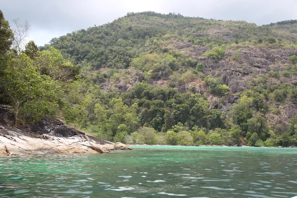 Festői kilátás nyílik a part, Koh Lipe Island-szigetek — Stock Fotó