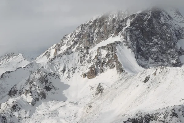 Красивый вид на горы, горнолыжный курорт Домбей — стоковое фото