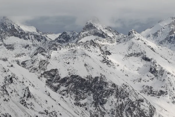 美丽的景色山滑雪场 Dombay — 图库照片