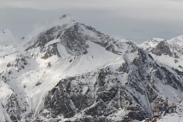 美丽的景色山滑雪场 Dombay — 图库照片