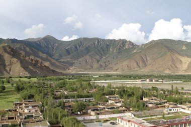 tibet eteklerinde