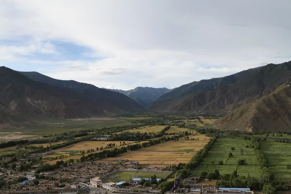 The kaki bukit dari Tibet — Foto Stok Gratis