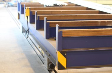 Malzeme taşımak için bir platform 