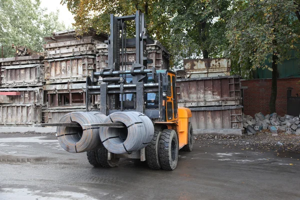 Speichervorrichtungen in den runden Spulen — Stockfoto