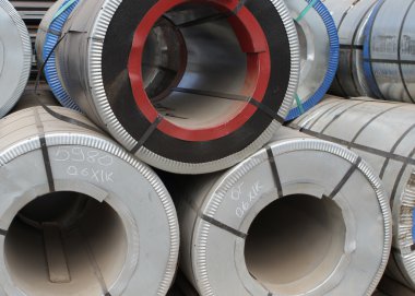 Haddelenmiş polimer kaplama ile galvanizli çelik
