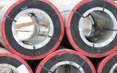 Haddelenmiş polimer kaplama ile galvanizli çelik