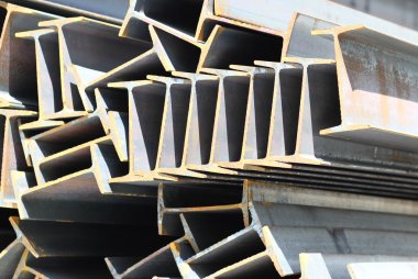 Metal profilleri yapıları oluşturmak için temel ışınla