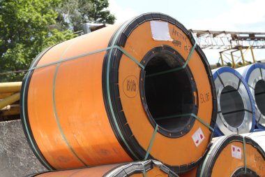 Haddelenmiş polimer kaplama ile galvanizli çelik