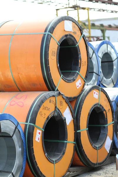 Haddelenmiş polimer kaplama ile galvanizli çelik