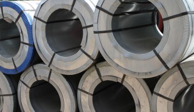 Haddelenmiş polimer kaplama ile galvanizli çelik