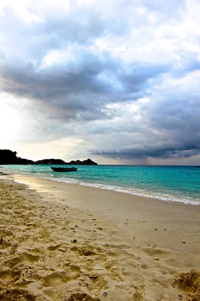 Пляж на Аналогичных островах — стоковое фото
