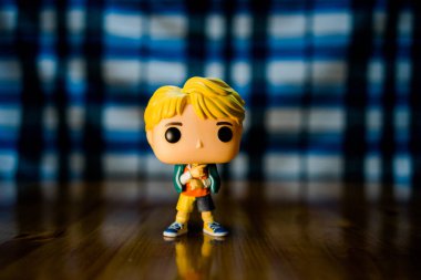 Gangnam, Güney Kore - 01 Mart 2020. BTS mağazasında BTS karakter figürü