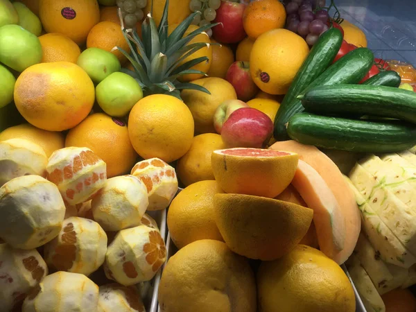Gyümölcs Zöldségfélék Piacon — Stock Fotó