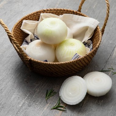 Piyasada çiğ soğan