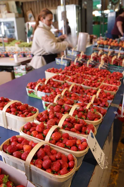 Red Strawberries Market — Stock Photo, Image