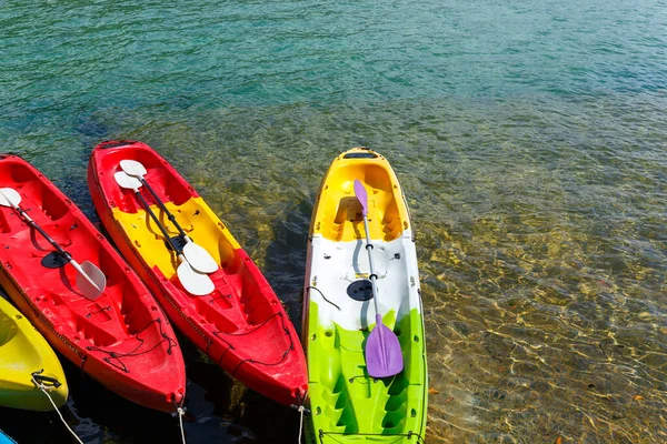 Kayak Espera Para Los Turistas Playa Una Las Actividades Favoritas — Foto de Stock