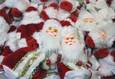 Güzel Noel Baba bebekleri. Noel Baba çocuklara Noel hediyesi veren bir peri masalı karakteridir..