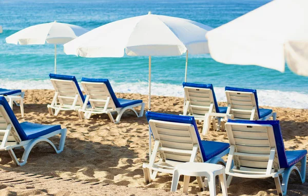 Canvas Chairs Sun Shades Beautiful Cleopatra Beach — Stock Photo, Image