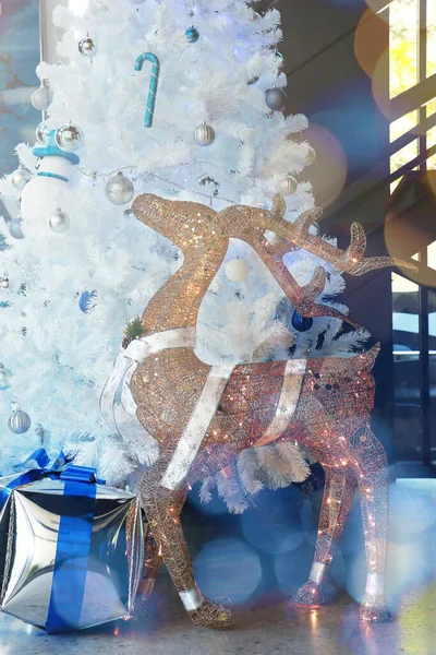 Golden Glitter Statue Deer Stand Side White Christmas Tree Living — Stock Photo, Image