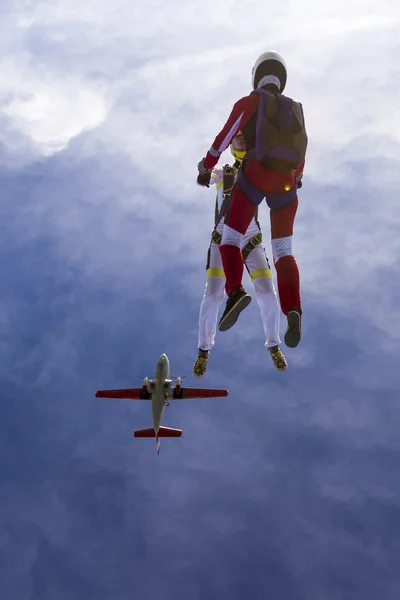 Two girls in free fall. — Stock Photo, Image