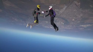 profesyonel skydivers serbest düşüş yapmak 