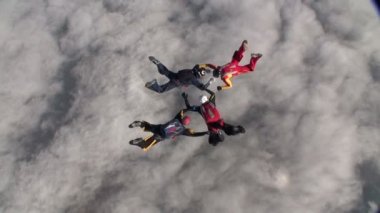 skydivers topladığı şekil batmak üzere.