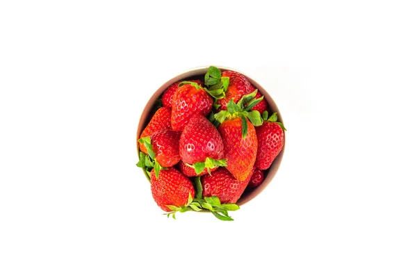 Strawberry berries in bowl isolated on white background. Clipping path. Top view. Flat lay. Close up — Stock Photo, Image