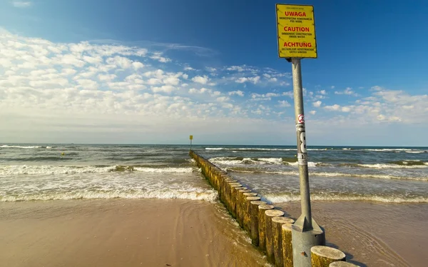 Sárga színű figyelmeztető jel, Balti-tenger — Stock Fotó