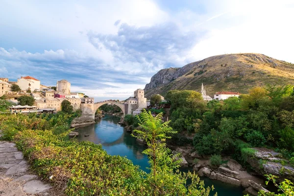 Old Bridge of Mostar, valley of the Neretva River, Bosnia and Herzegovina — Stock Photo, Image
