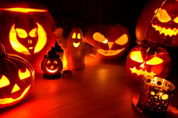 Pumpkin lanters - symbols of Halloween — Stock Photo, Image