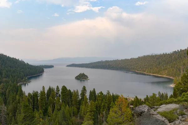 Belle Baie Émeraude Nichée Dans Forêt Autour Lac Tahoe Californie — Photo