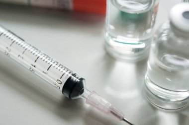 Şırınga ve İlaç Seçici Odak Noktası, aşı enjeksiyonu, Kanser Tedavisi, Ağrı Tedavisi ve ayrıca yasadışı kullanım, sağlık ve tıbbi konsept aşısı için de kullanılabilir..