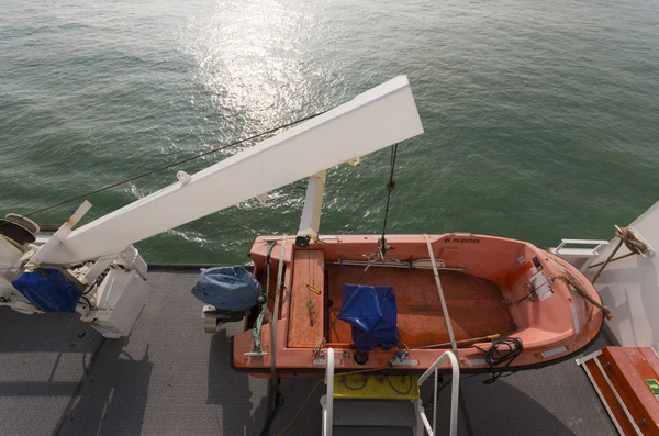 Bateau de sauvetage à bord du navire — Photo