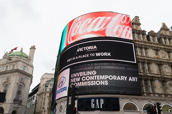 Piccadilly circus billboardy — Zdjęcie stockowe