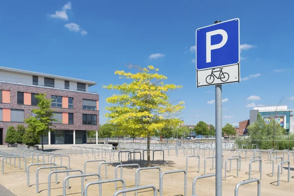 Parcheggio biciclette — Foto Stock