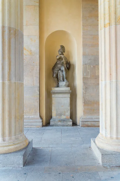 Statue à la porte de brandenburg — Photo