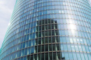 Modern cam ofis binası