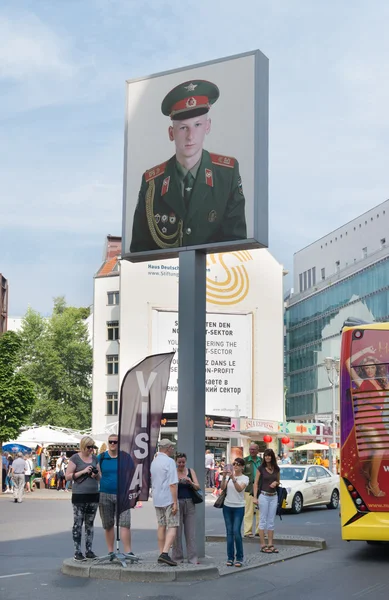 Checkpoint Charlie Berlin — Stok fotoğraf