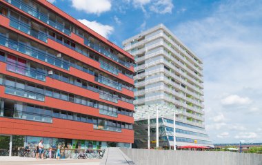 cam Rüzgar gölgelik