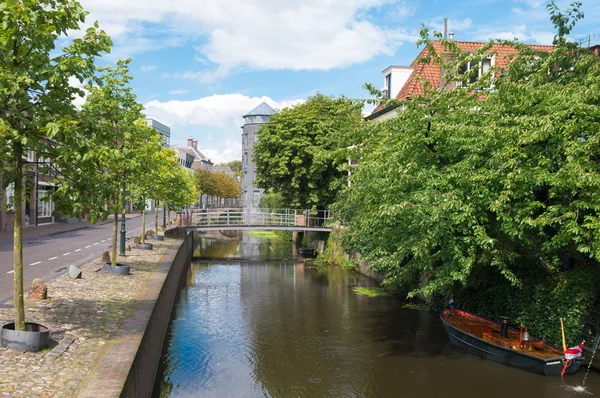 Canal urbano — Foto de Stock