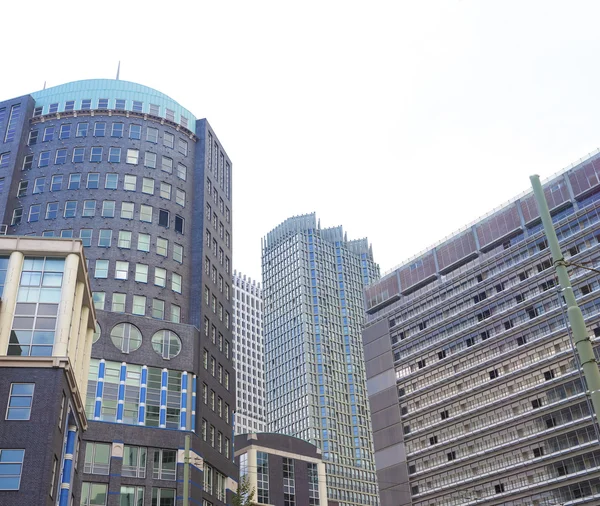 Edificios de oficinas modernos — Foto de Stock