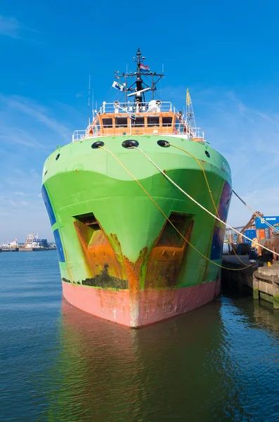 Bogserbåt i Rotterdams hamn — Stockfoto