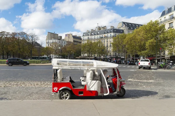 Párizs tuktuk — Stock Fotó