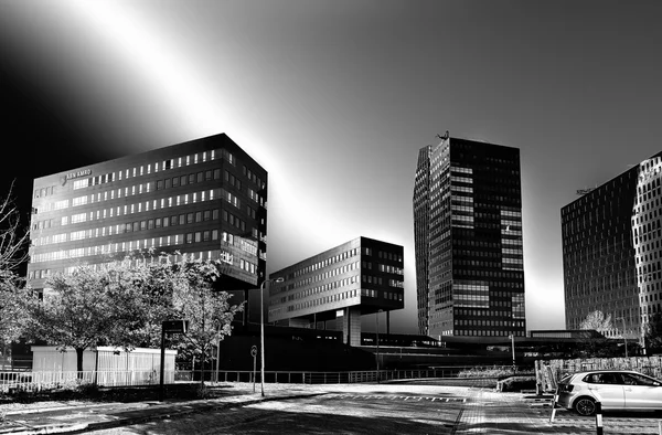 Moderne Bürogebäude außen — Stockfoto