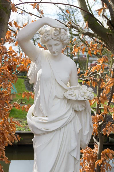 Estatua de mujer — Foto de Stock