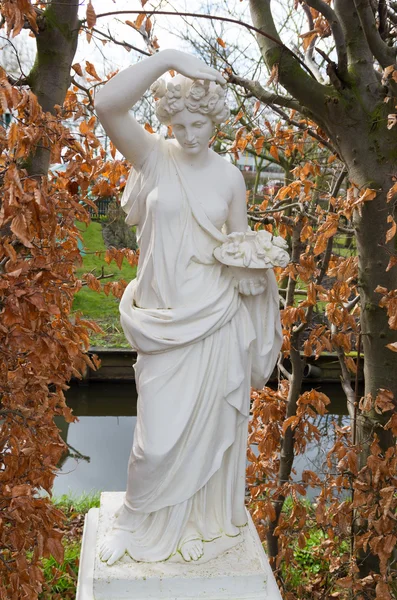 Γυναικείο άγαλμα — Φωτογραφία Αρχείου