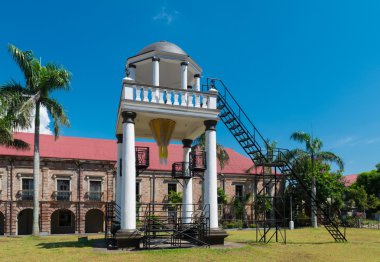 yükseltilmiş pavilion